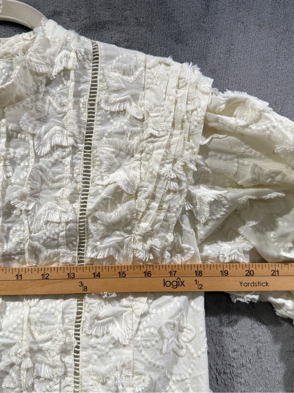 FARM Rio Ivory Textured Puff-Sleeve Blouse - Picture 4 of 8